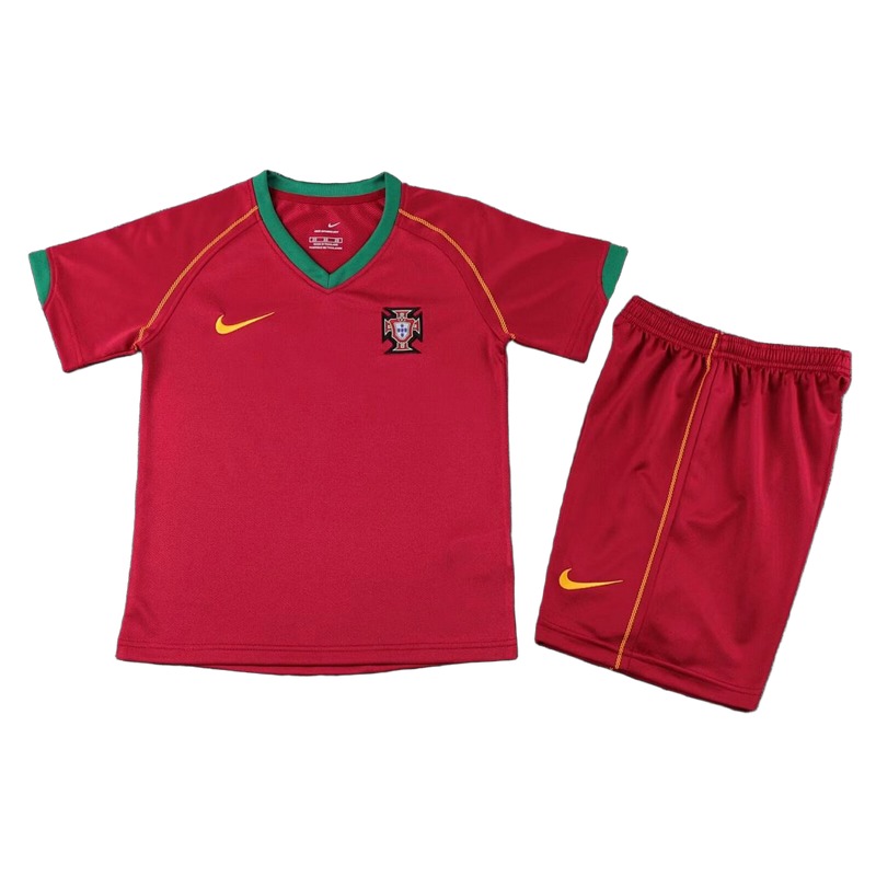 20-06_Portugal_Domicile_-_Avant.jpg Portugal Tenue Rétro Domicile 05/06 - Enfant