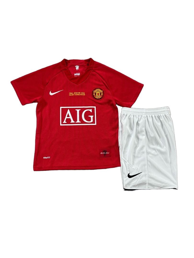a03a3eae-4362-42c2-8677-ac10c9d5a77e_front_chosen_v1779750679.jpg Manchester United Tenue Rétro Domicile 07/08 - Enfant