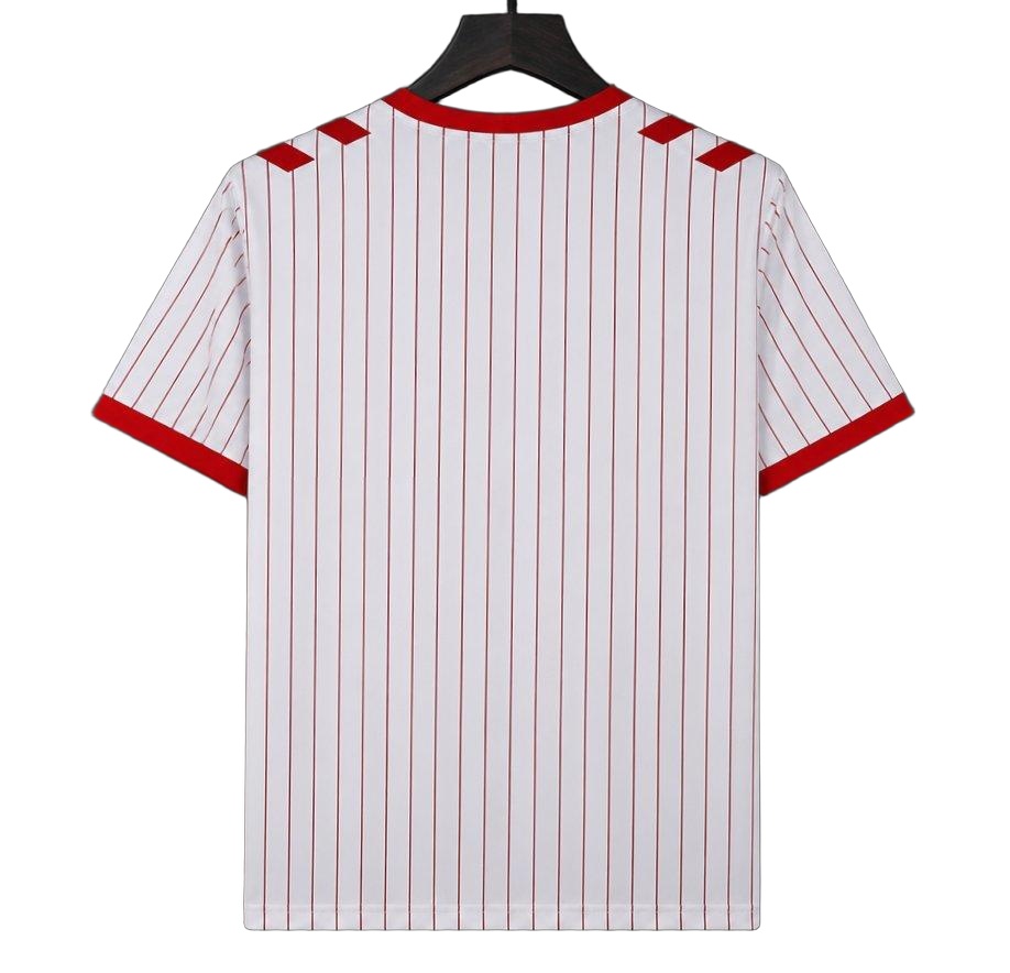 danemark maillot extérieur 26/27