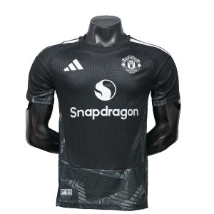 MANCHESTER UNITED FC DOMICILE a2f9981a 62c8 4259 8e3c ffb59c8831be front chosen v1782315780.jpg