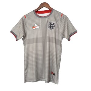 b8fd77fc 4fc3 4d1d bfc8 86e2553a4cc6 front chosen v1784565937.jpg